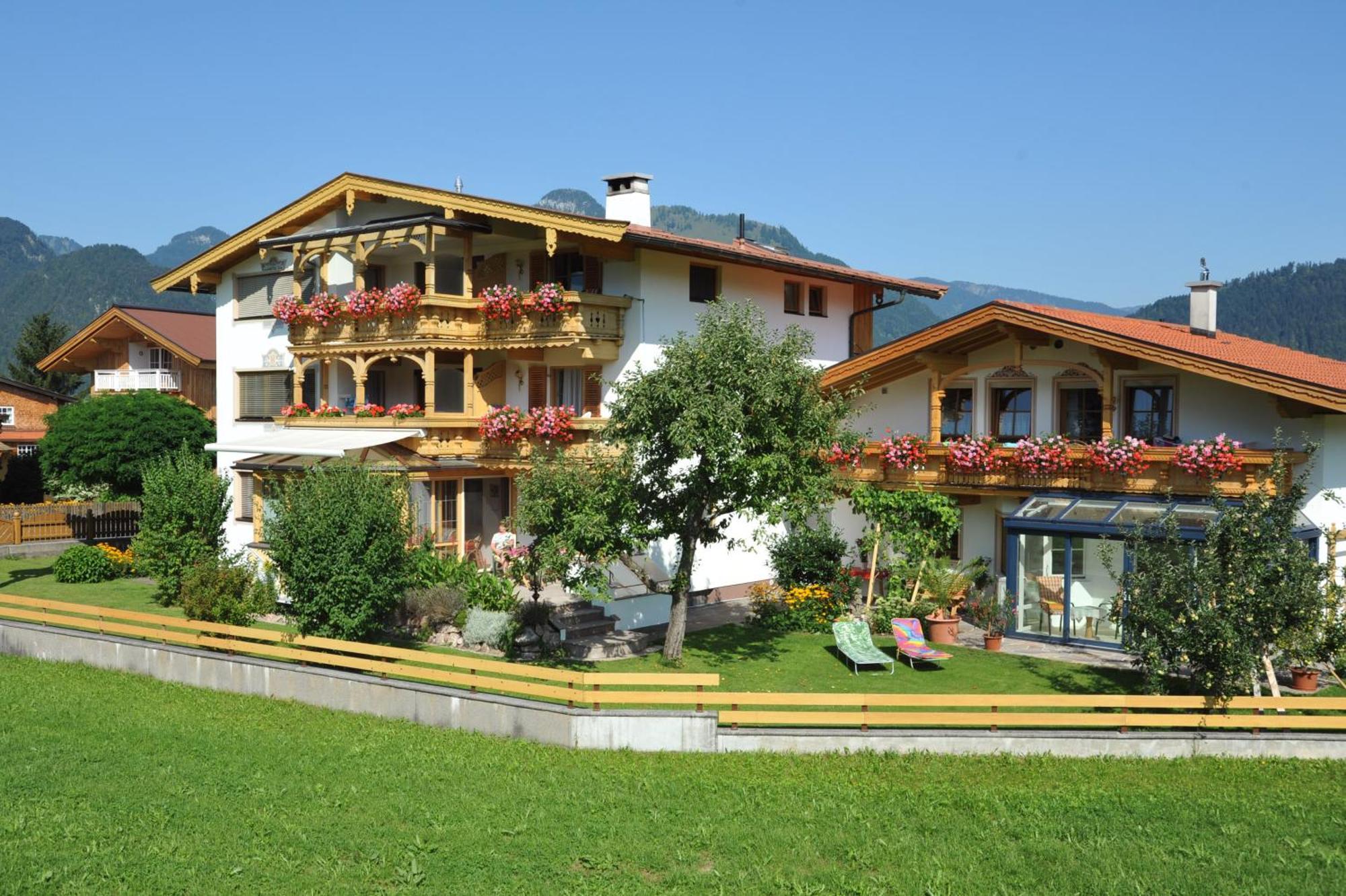 Haus Unterberg Hotel Kossen Exterior photo